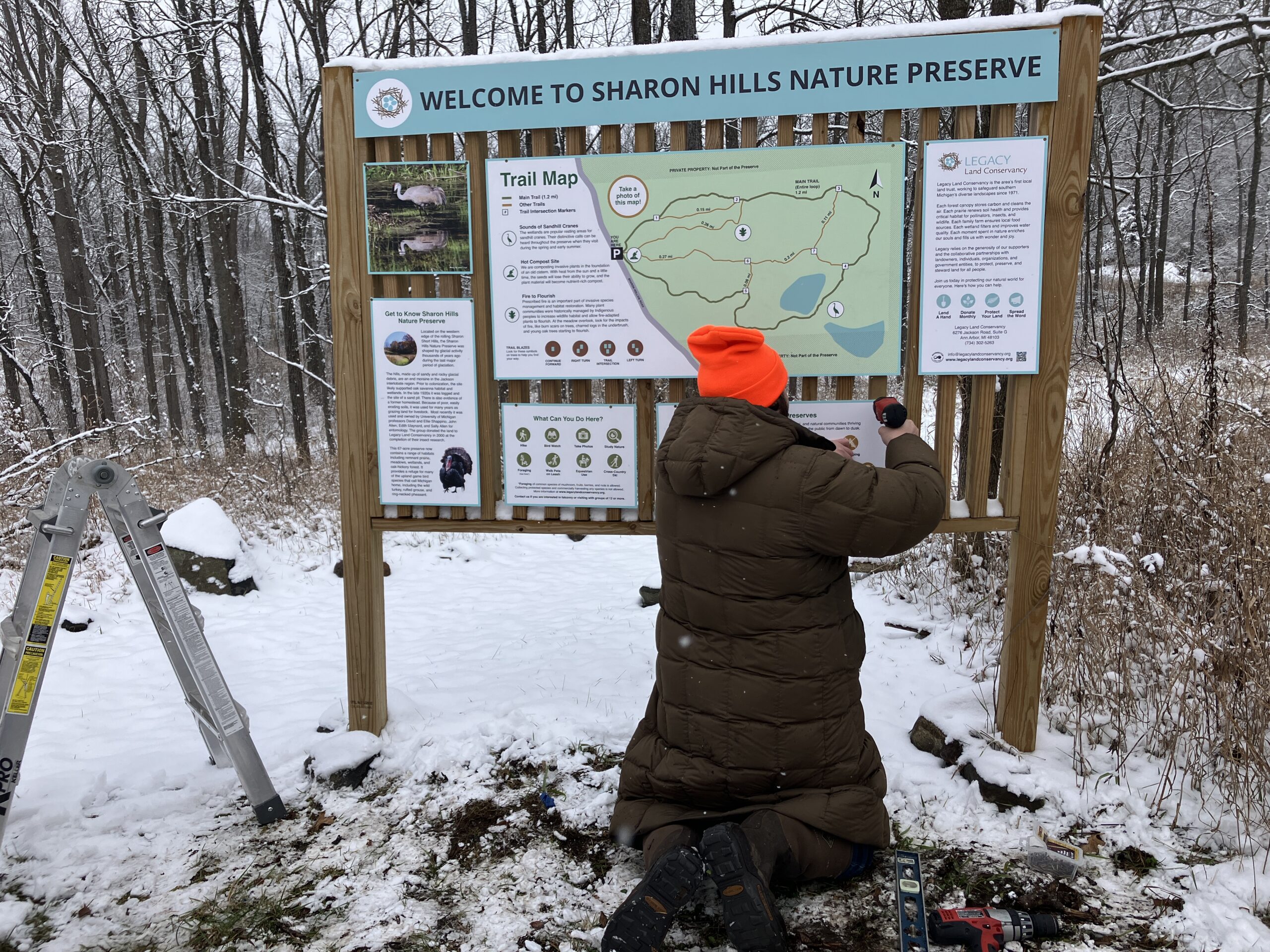 Kyler installs the English-side version.